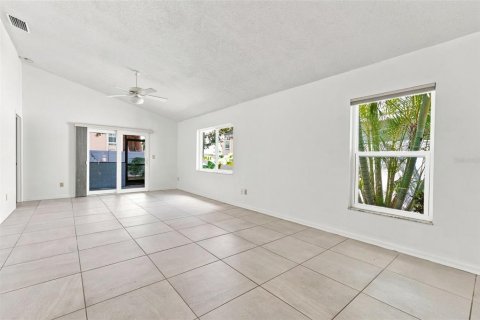 Casa en venta en Sarasota, Florida, 3 dormitorios, 121.05 m2 № 2358331 - foto 8