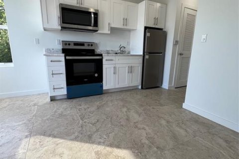 Commercial property in Fort Lauderdale, Florida 212.37 sq.m. № 2082050 - photo 8