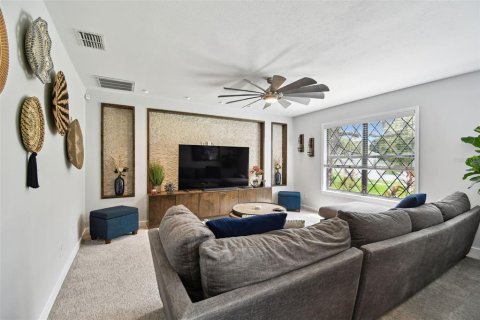 House in Palm Harbor, Florida 4 bedrooms, 248.05 sq.m. № 1826459 - photo 8