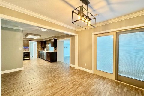 House in Tampa, Florida 4 bedrooms, 236.06 sq.m. № 1884099 - photo 6