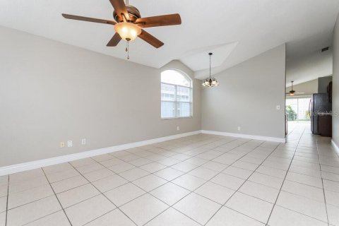 Villa ou maison à louer à Orlando, Floride: 4 chambres, 180.42 m2 № 2434552 - photo 3