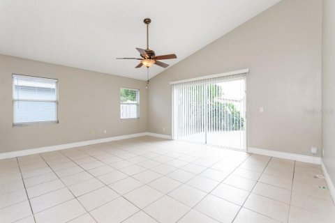 Villa ou maison à louer à Orlando, Floride: 4 chambres, 180.42 m2 № 2434552 - photo 4