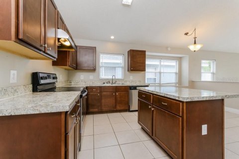 Villa ou maison à louer à Orlando, Floride: 4 chambres, 180.42 m2 № 2434552 - photo 8