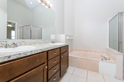 Villa ou maison à louer à Orlando, Floride: 4 chambres, 180.42 m2 № 2434552 - photo 12