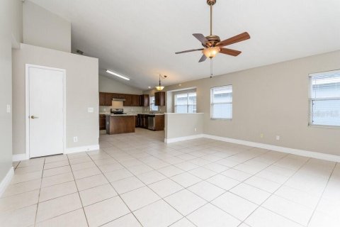Villa ou maison à louer à Orlando, Floride: 4 chambres, 180.42 m2 № 2434552 - photo 5