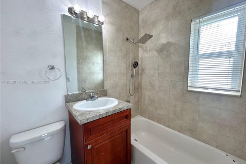 Apartamento en alquiler en Miami, Florida, 2 dormitorios, 92.9 m2 № 1854740 - foto 11