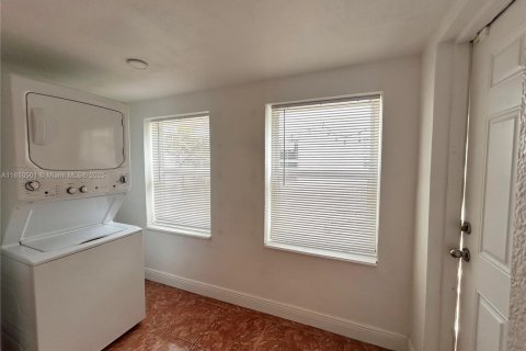 Apartamento en alquiler en Miami, Florida, 2 dormitorios, 92.9 m2 № 1854740 - foto 6