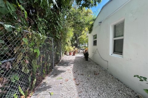 Apartamento en alquiler en Miami, Florida, 2 dormitorios, 92.9 m2 № 1854740 - foto 21