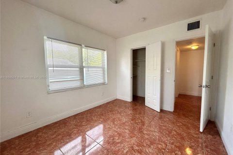Apartamento en alquiler en Miami, Florida, 2 dormitorios, 92.9 m2 № 1854740 - foto 17