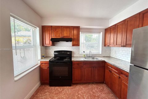 Apartamento en alquiler en Miami, Florida, 2 dormitorios, 92.9 m2 № 1854740 - foto 8