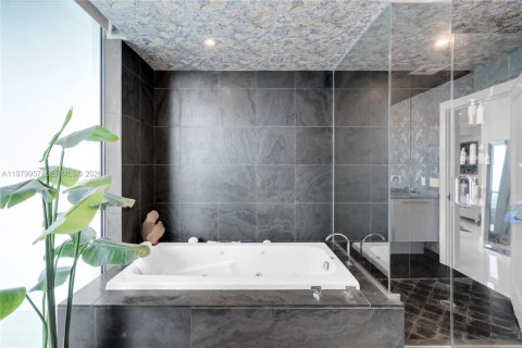 Купить кондоминиум в Майами, Флорида 3 спальни, 239.41м2, № 2048817 - фото 24