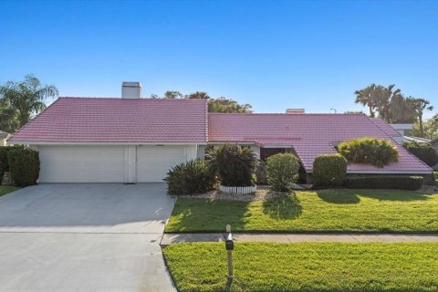 House in Clearwater, Florida 5 bedrooms, 328.41 sq.m. № 1744134 - photo 1