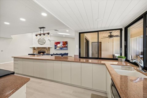 House in Clearwater, Florida 5 bedrooms, 328.41 sq.m. № 1744134 - photo 10