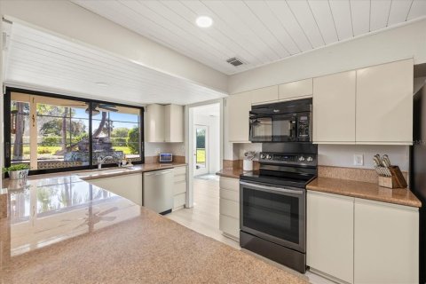 House in Clearwater, Florida 5 bedrooms, 328.41 sq.m. № 1744134 - photo 8
