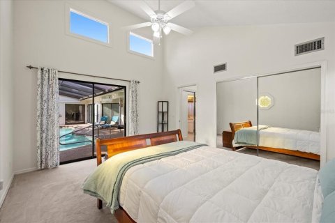 House in Clearwater, Florida 5 bedrooms, 328.41 sq.m. № 1744134 - photo 28