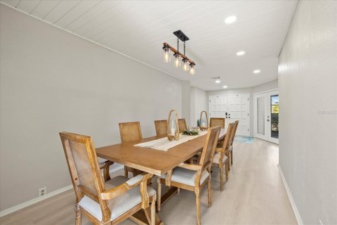 House in Clearwater, Florida 5 bedrooms, 328.41 sq.m. № 1744134 - photo 13