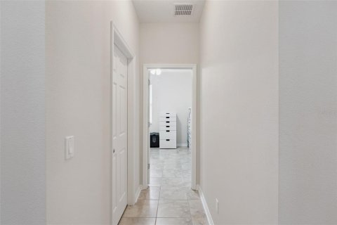 House in Groveland, Florida 4 bedrooms, 188.03 sq.m. № 2304432 - photo 11