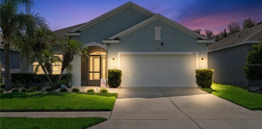 House in Groveland, Florida 4 bedrooms, 188.03 sq.m. № 2304432