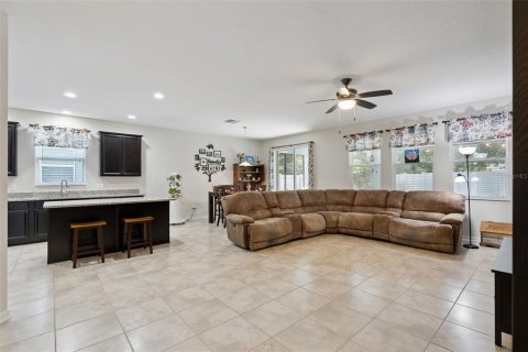 House in Groveland, Florida 4 bedrooms, 188.03 sq.m. № 2304432 - photo 14