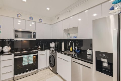 Condominio en alquiler en Hollywood, Florida, 1 dormitorio, 69.21 m2 № 2036178 - foto 6