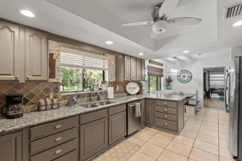 House in Crystal River, Florida 3 bedrooms, 306.58 sq.m. № 1805496 - photo 16