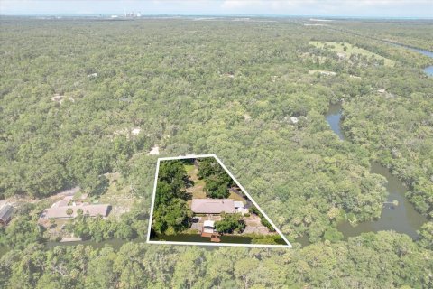 House in Crystal River, Florida 3 bedrooms, 306.58 sq.m. № 1805496 - photo 7