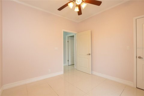House in Fort Myers, Florida 3 bedrooms, 132.94 sq.m. № 2290960 - photo 15