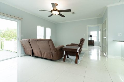 House in Fort Myers, Florida 3 bedrooms, 132.94 sq.m. № 2290960 - photo 6