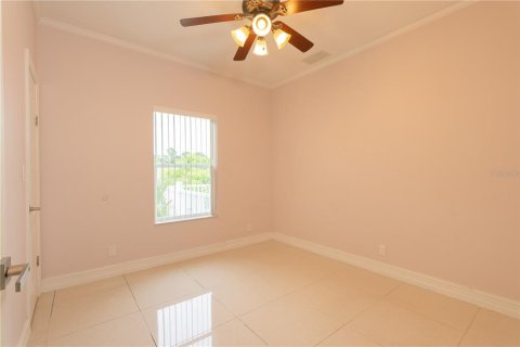 House in Fort Myers, Florida 3 bedrooms, 132.94 sq.m. № 2290960 - photo 14