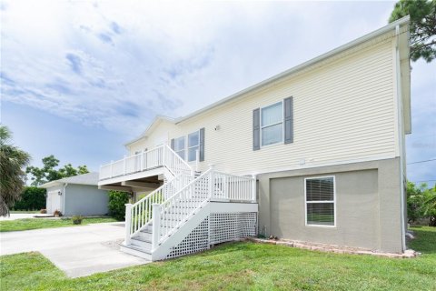 House in Fort Myers, Florida 3 bedrooms, 132.94 sq.m. № 2290960 - photo 29