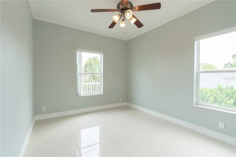 House in Fort Myers, Florida 3 bedrooms, 132.94 sq.m. № 2290960 - photo 17