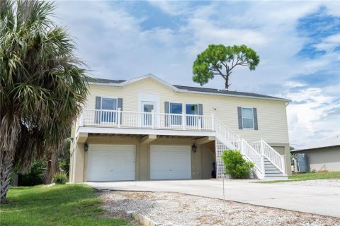 House in Fort Myers, Florida 3 bedrooms, 132.94 sq.m. № 2290960 - photo 28