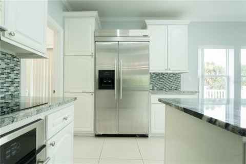 House in Fort Myers, Florida 3 bedrooms, 132.94 sq.m. № 2290960 - photo 4