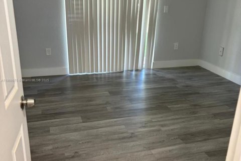 Condominio en alquiler en Miami Gardens, Florida, 1 dormitorio, 57.6 m2 № 1896999 - foto 9