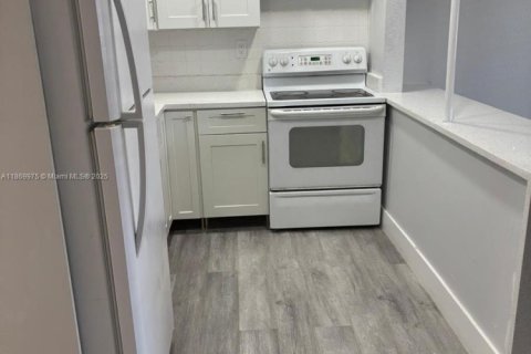 Condominio en alquiler en Miami Gardens, Florida, 1 dormitorio, 57.6 m2 № 1896999 - foto 7