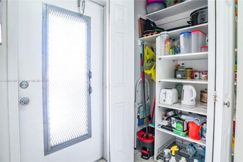 Copropriété à vendre à Lauderhill, Floride: 2 chambres, 80.82 m2 № 1979387 - photo 25