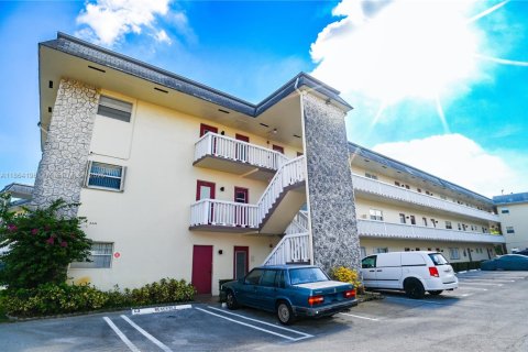 Copropriété à vendre à Lauderhill, Floride: 2 chambres, 80.82 m2 № 1979387 - photo 1