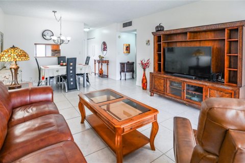 Copropriété à vendre à Lauderhill, Floride: 2 chambres, 80.82 m2 № 1979387 - photo 30