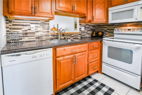 Copropriété à vendre à Lauderhill, Floride: 2 chambres, 80.82 m2 № 1979387 - photo 21