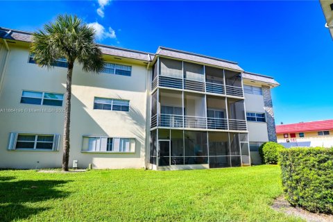 Copropriété à vendre à Lauderhill, Floride: 2 chambres, 80.82 m2 № 1979387 - photo 4