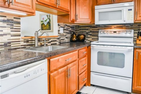 Copropriété à vendre à Lauderhill, Floride: 2 chambres, 80.82 m2 № 1979387 - photo 20