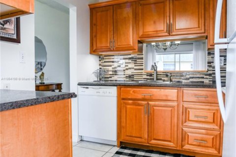 Copropriété à vendre à Lauderhill, Floride: 2 chambres, 80.82 m2 № 1979387 - photo 22