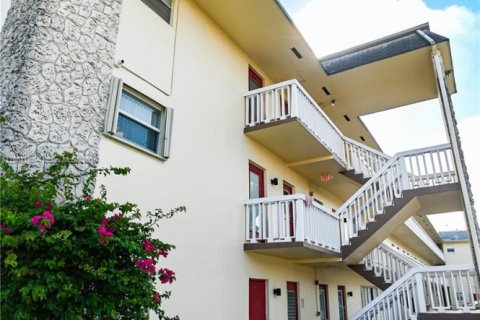 Copropriété à vendre à Lauderhill, Floride: 2 chambres, 80.82 m2 № 1979387 - photo 2