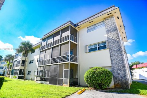 Copropriété à vendre à Lauderhill, Floride: 2 chambres, 80.82 m2 № 1979387 - photo 3