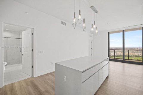 Condo in Hallandale Beach, Florida, 1 bedroom  № 1974190 - photo 4