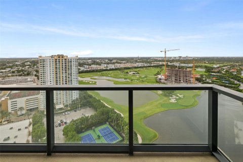 Condo in Hallandale Beach, Florida, 1 bedroom  № 1974190 - photo 11
