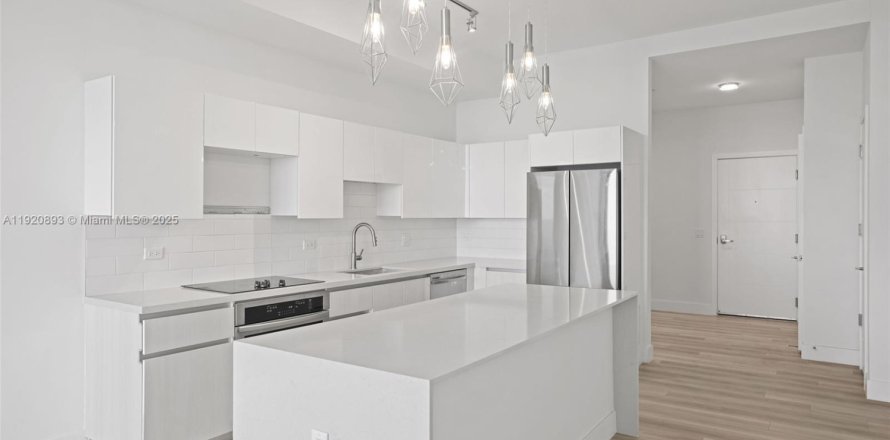 Condo in Hallandale Beach, Florida, 1 bedroom  № 1974190