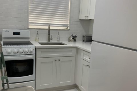 Appartement à louer à Miami Beach, Floride: 2 chambres, 69.68 m2 № 1946470 - photo 10