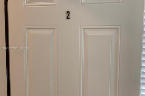 Appartement à louer à Miami Beach, Floride: 2 chambres, 69.68 m2 № 1946470 - photo 12
