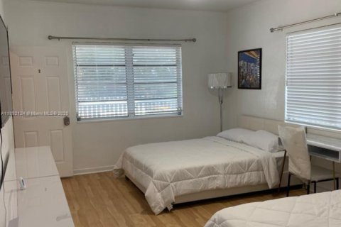 Appartement à louer à Miami Beach, Floride: 2 chambres, 69.68 m2 № 1946470 - photo 1